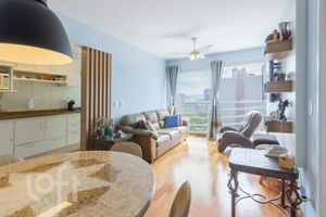 Image 38 - 369104