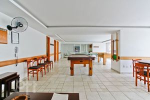 Image 30 - 369104