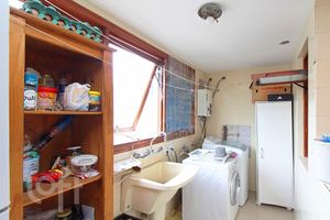 Image 23 - 369332