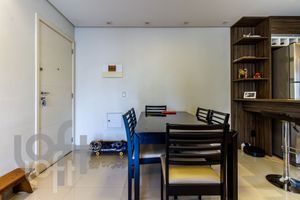 Image 19 - 369402