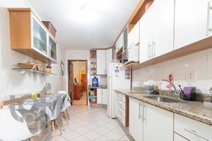Image 19 - 369650