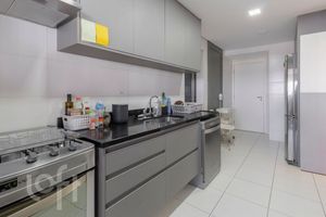 Image 28 - 370873