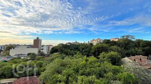 Image 30 - 371220