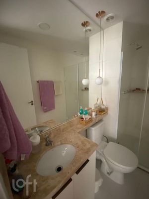 Image 13 - 371821
