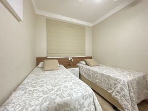 Image 12 - 372129