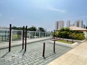 Image 19 - 372129
