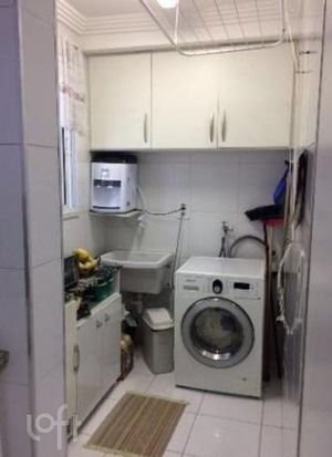 Image 10 - 372158