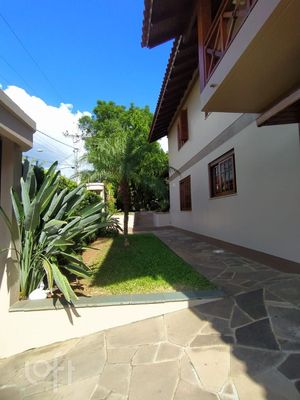 Image 6 - 372521