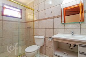 Image 30 - 372575