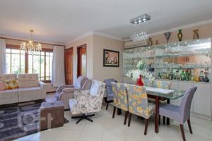 Image 4 - 372575