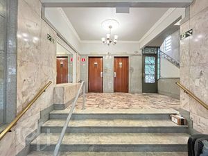 Image 31 - 372831