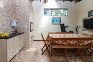 Image 10 - 372977