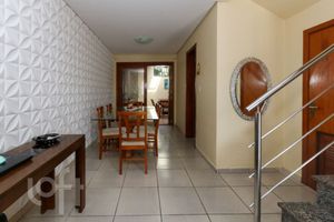 Image 4 - 372977