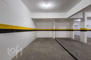 Image 29 - 373240