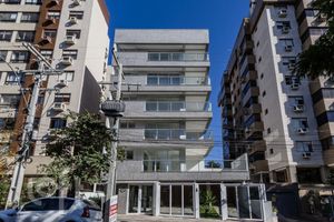 Image 32 - 373240