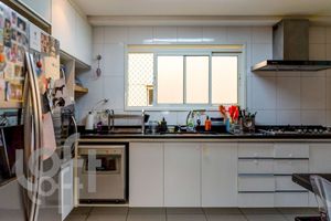 Image 22 - 373794