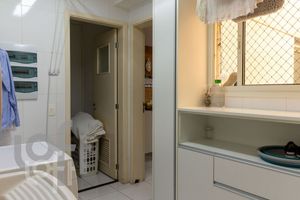 Image 30 - 373794