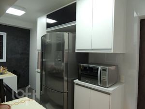 Image 10 - 373847