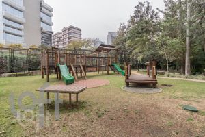 Image 25 - 374077