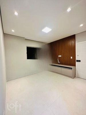 Image 19 - 374386