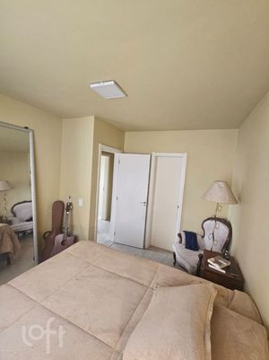 Image 4 - 374461