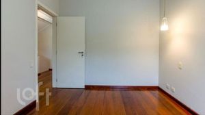 Image 3 - 374851