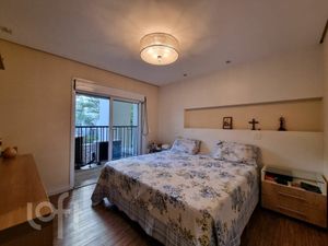Image 17 - 374996