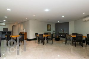 Image 24 - 375249