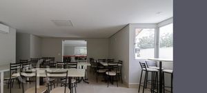 Image 10 - 375652