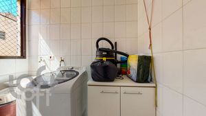 Image 10 - 375850