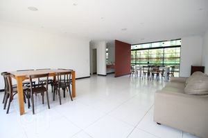 Image 20 - 376725