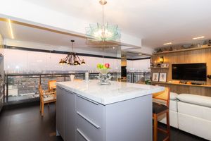 Image 7 - 377010