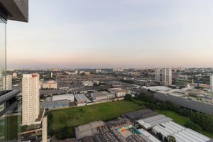 Image 24 - 377010