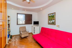 Image 34 - 377034