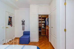 Image 31 - 377034