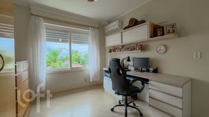 Image 33 - 377085