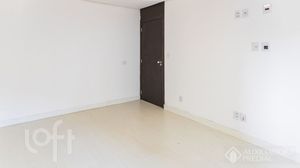 Image 10 - 377161