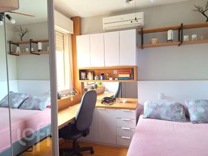 Image 17 - 377585