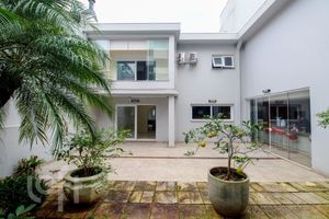 Image 25 - 377652