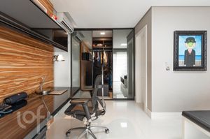 Image 21 - 377707