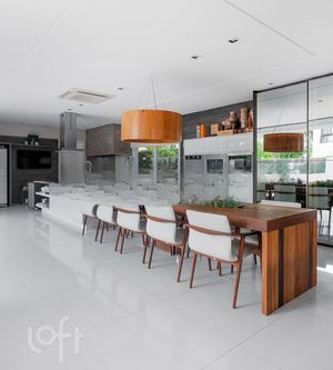 Image 10 - 377707