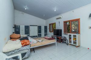 Image 14 - 378421