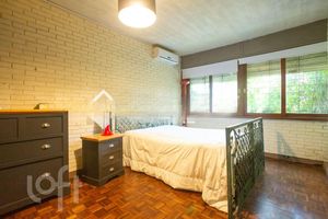 Image 31 - 378551