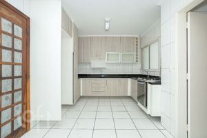 Image 20 - 378595