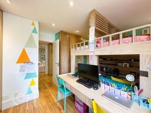 Image 8 - 378677