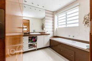 Image 21 - 378827