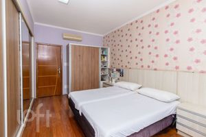 Image 15 - 378827