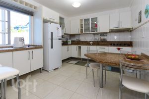 Image 12 - 378934