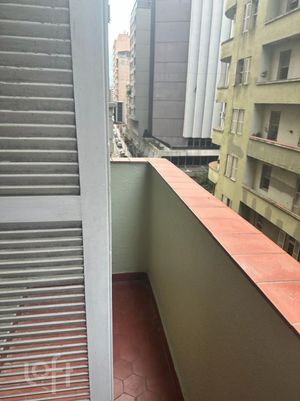 Image 6 - 378935