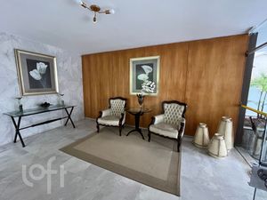 Image 19 - 379136